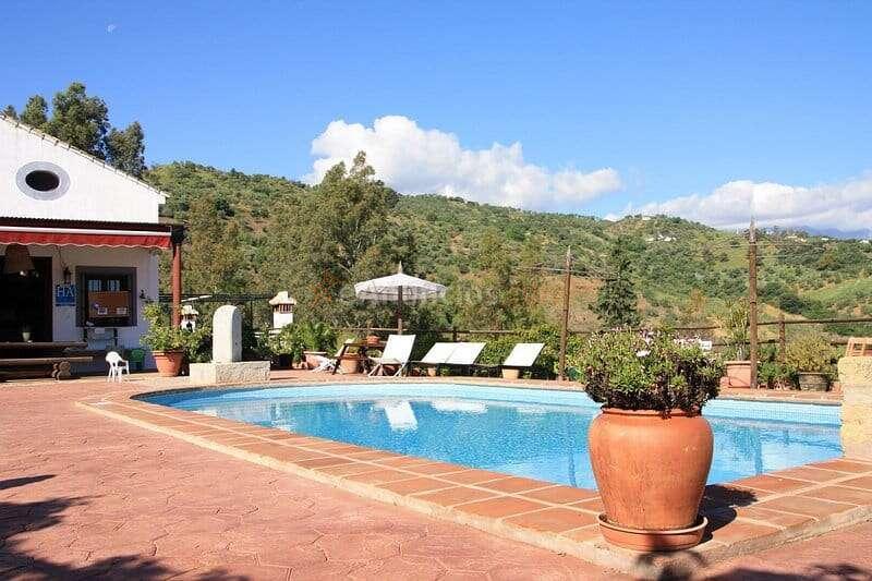 Hotel Rural en Guaro en venta
