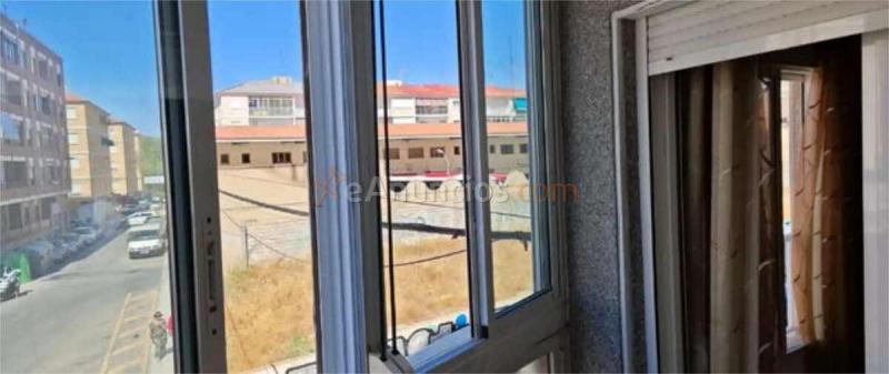 Piso con terraza, trastero y ascensor en excelente ubicación en Torrevieja