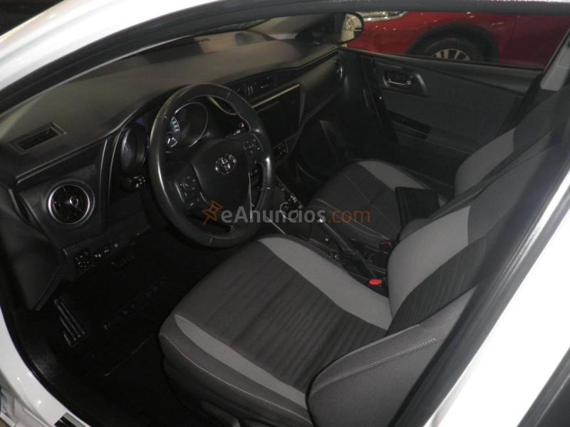 Toyota Auris 140H e-CVT Active