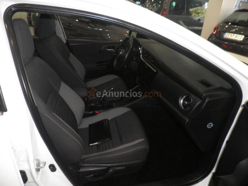 Toyota Auris 140H e-CVT Active