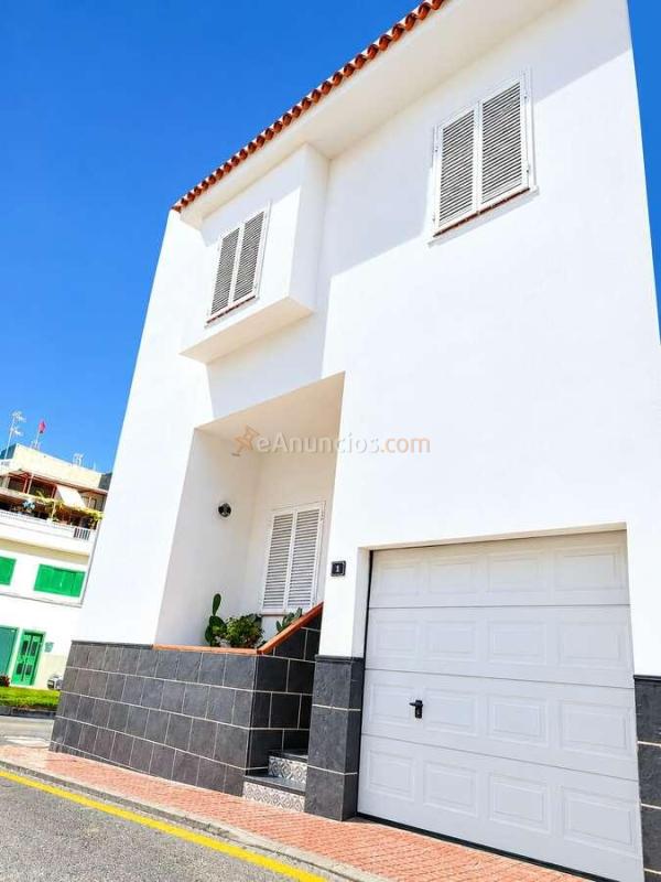 Amplio chalet pareado en venta en Alcalá, Guía de Isora, 3 hab, garaje privado. 410.000€