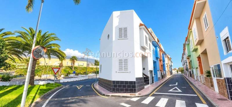 Amplio chalet pareado en venta en Alcalá, Guía de Isora, 3 hab, garaje privado. 410.000€