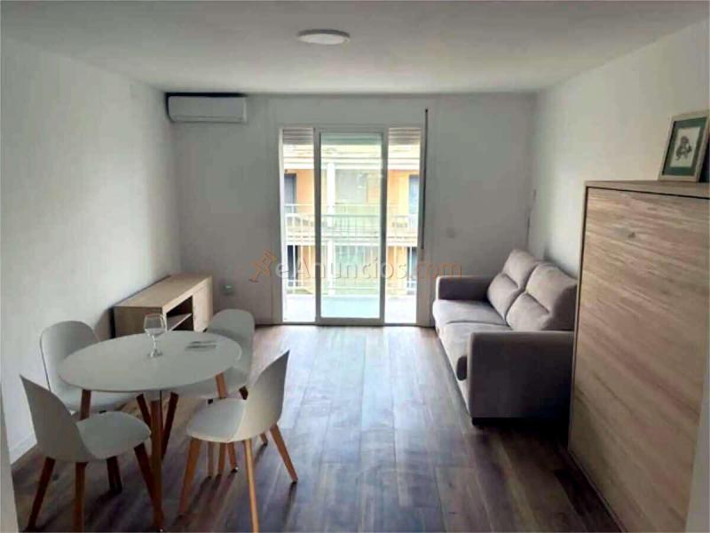 Estudio reformado a pie de playa con vistas al mar en Mont-Roig del Camp, Tarragona