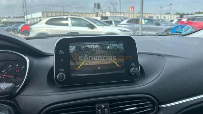 Fiat Tipo 1.4 T-JET LPG LOUNGE 120 5P