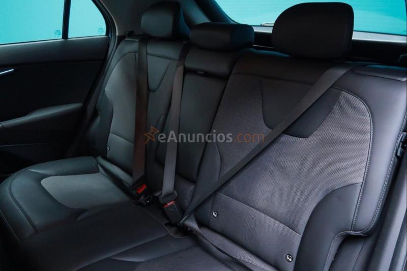 Kia Niro 1.6 GDi PHEV 135kW (183CV) Drive