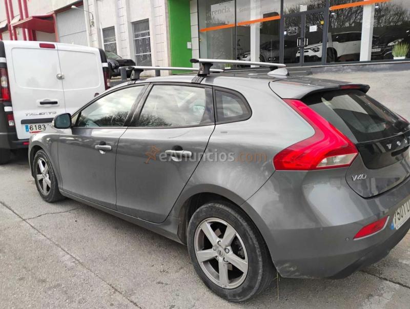 Volvo V40 2.0 T2 Momentum 