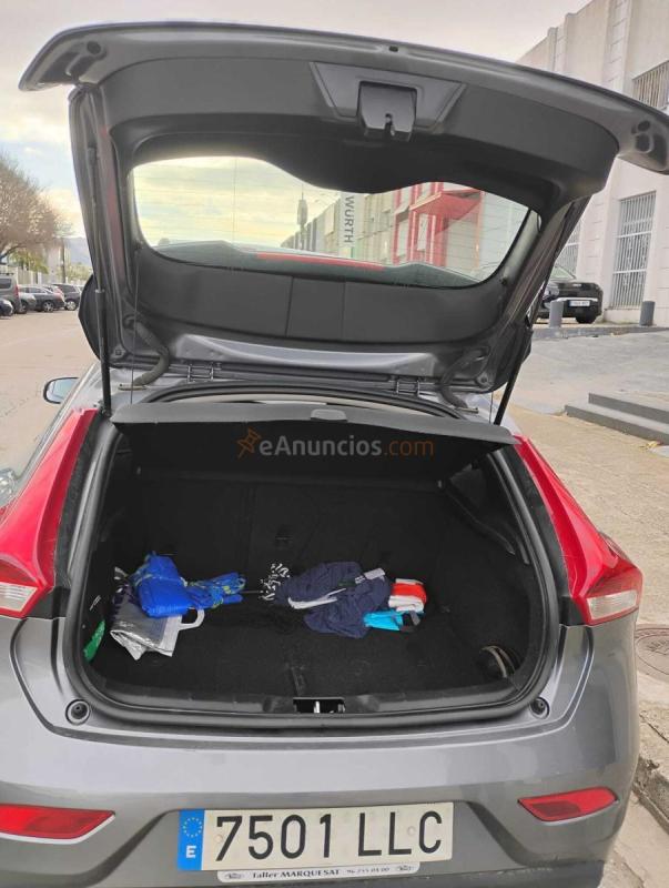 Volvo V40 2.0 T2 Momentum 