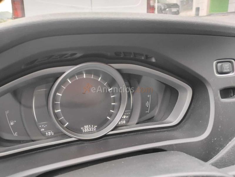 Volvo V40 2.0 T2 Momentum 