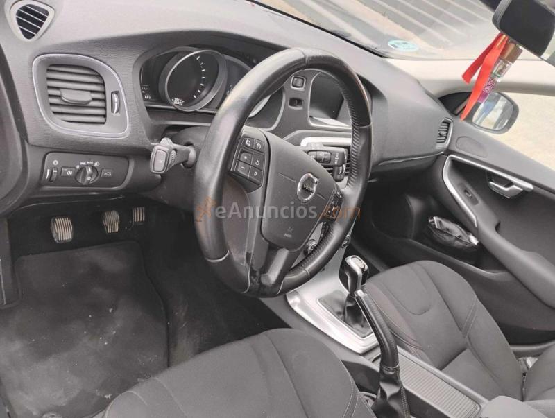 Volvo V40 2.0 T2 Momentum 