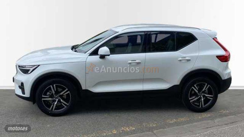 Volvo XC40 XC40 CORE B3 (G) MILD HYBRID de 2026 con 25.729 Km por 33.900 EUR. en Navarra