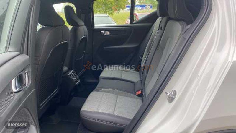 Volvo XC40 XC40 CORE B3 (G) MILD HYBRID de 2026 con 25.729 Km por 33.900 EUR. en Navarra