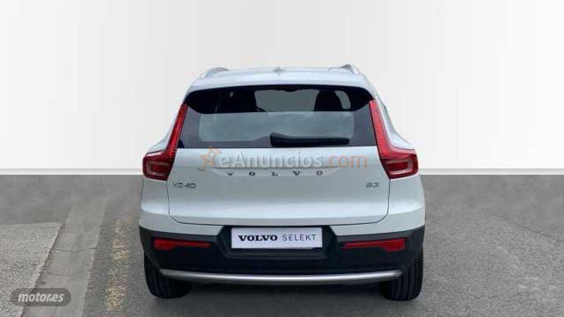 Volvo XC40 XC40 CORE B3 (G) MILD HYBRID de 2026 con 25.729 Km por 33.900 EUR. en Navarra