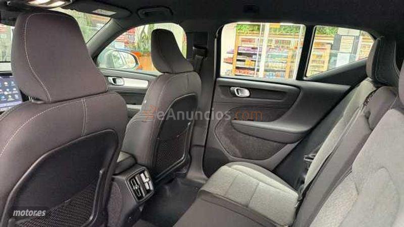Volvo XC40 2.0 B3 MHEV CORE DCT 5P de 2026 con 1 Km por 35.900 EUR. en Barcelona