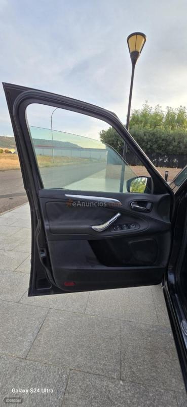 Ford S-Max 2.0 TDI TITANIUM de 2007 con 397.000 Km por 3.850 EUR. en Ciudad Real