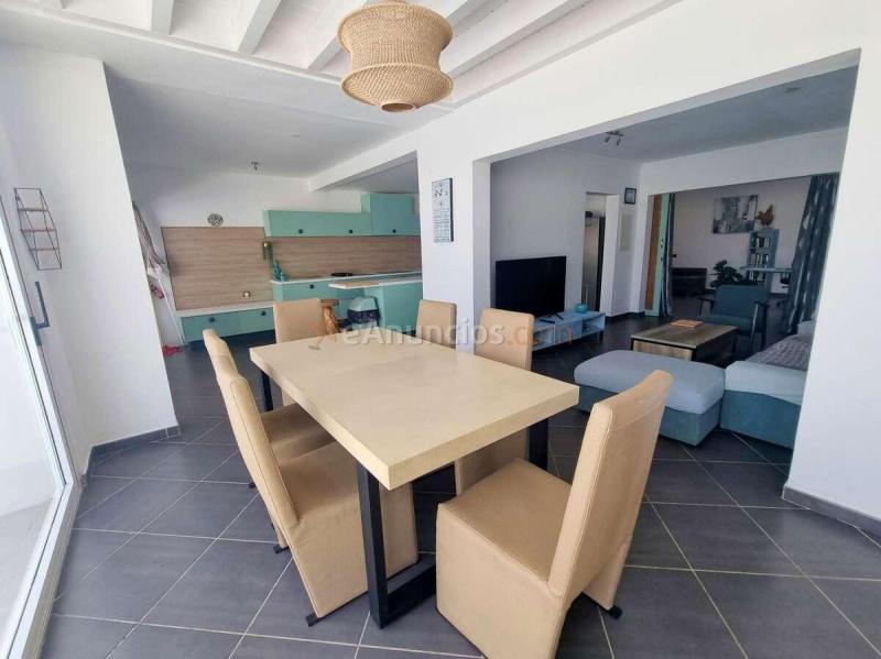VILLA CON PISCINA EN PLAYA BLANCA