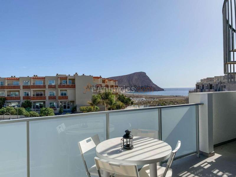 Exclusiva oportunidad en la tejita – 295.000 €  1 dormitorio  terraza + solárium privado  garaje y trastero