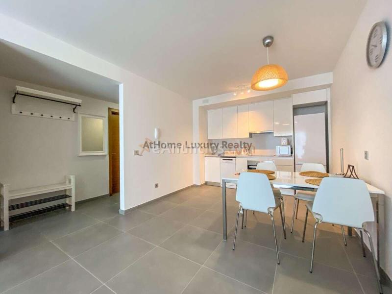 Exclusiva oportunidad en la tejita – 295.000 €  1 dormitorio  terraza + solárium privado  garaje y trastero