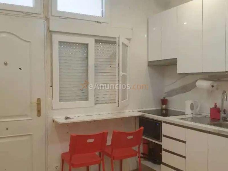 Estudio loft reformado y luminoso en Calle de las Moquetas, Valdeacederas, Madrid 28029