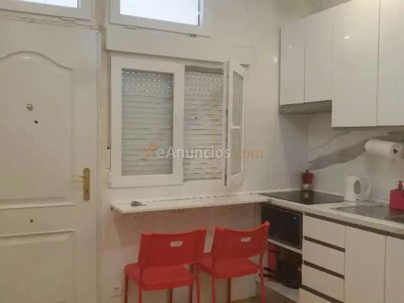 Estudio loft reformado y luminoso en Calle de las Moquetas, Valdeacederas, Madrid 28029