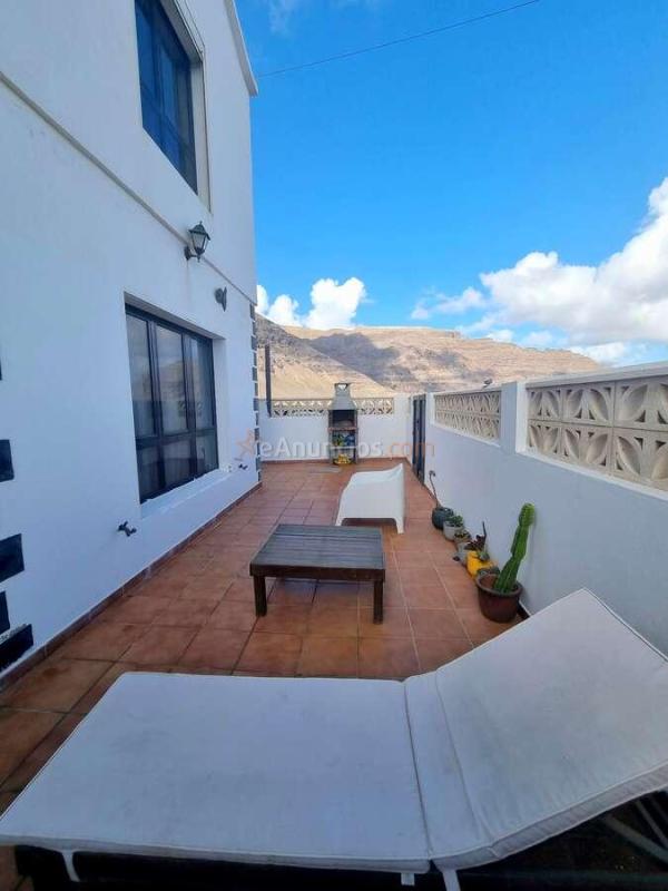 EN VENTA TRIPLEX EN ORZOLA