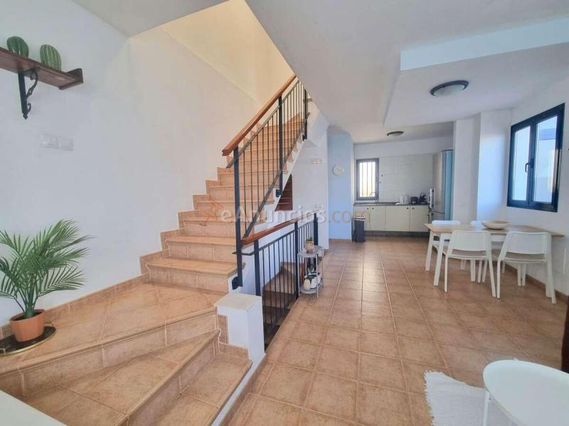 EN VENTA TRIPLEX EN ORZOLA