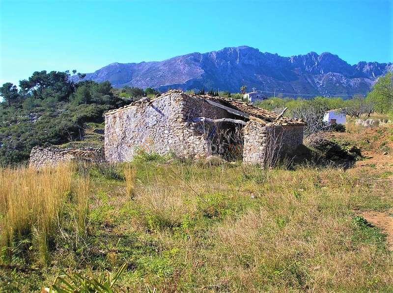 Casa de campo para reformar con vistas
