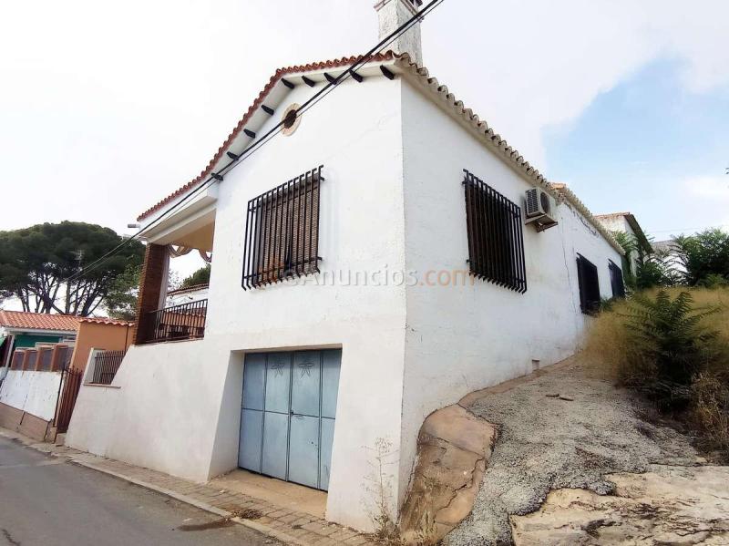Se vende coqueta casa en el peral