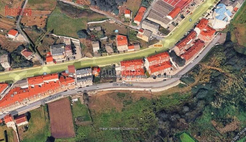 Solar urbano para promoción de 14 viviendas, local y 27 garajes en Arteixo — 160.000 €