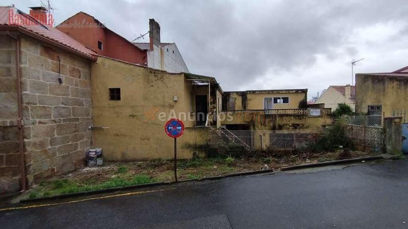 Solar en el casco urbano de vigo con vivienda rehabilitable