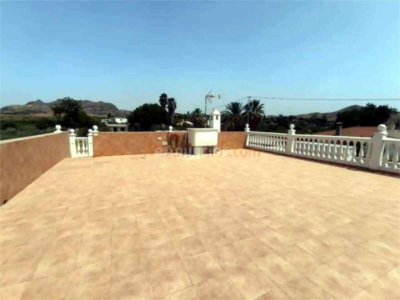 Casa con parcela de 2.500 m en urbanización cerrada en Cártama
