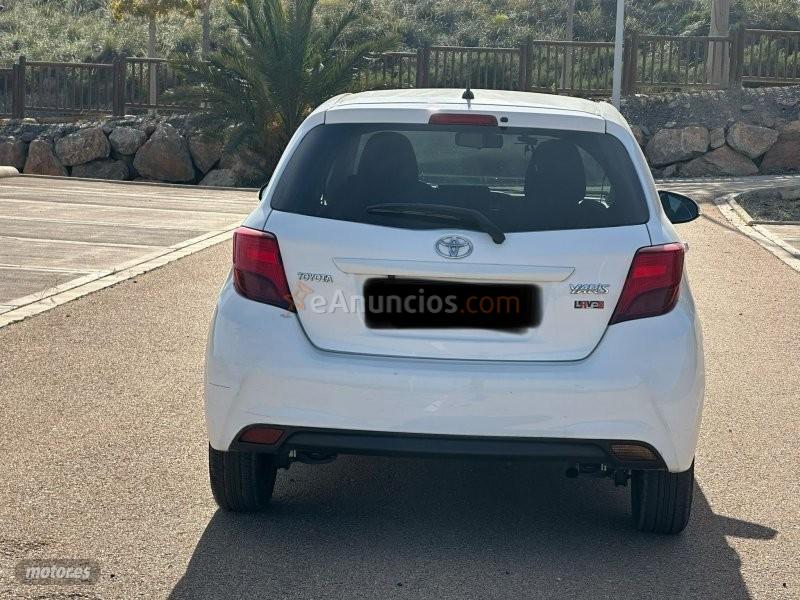 Toyota Yaris xp13 de 2016 con 96.000 Km por 11.000 EUR. en Almeria