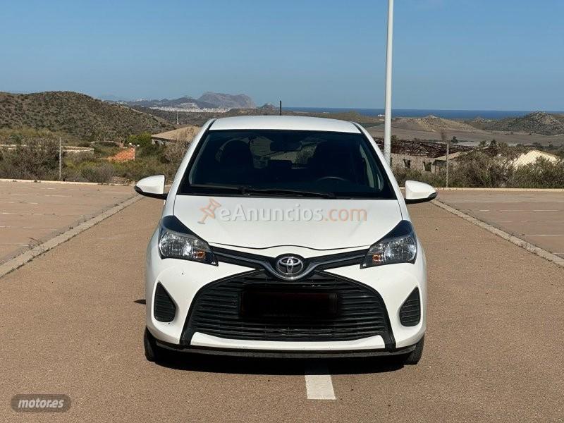 Toyota Yaris xp13 de 2016 con 96.000 Km por 11.000 EUR. en Almeria