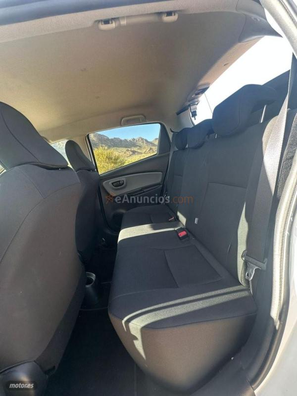Toyota Yaris xp13 de 2016 con 96.000 Km por 11.000 EUR. en Almeria