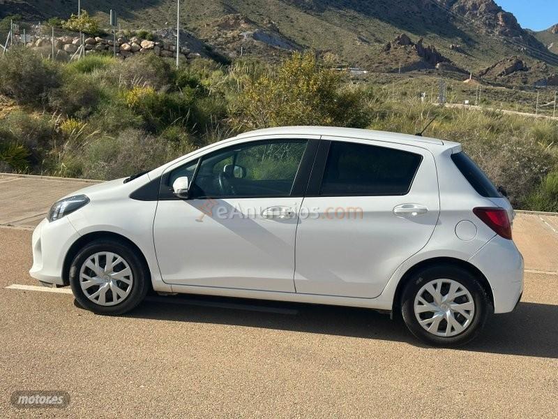 Toyota Yaris xp13 de 2016 con 96.000 Km por 11.000 EUR. en Almeria