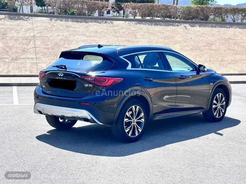 Infiniti QX30 220CDI de 2017 con 180.000 Km por 17.100 EUR. en Almeria