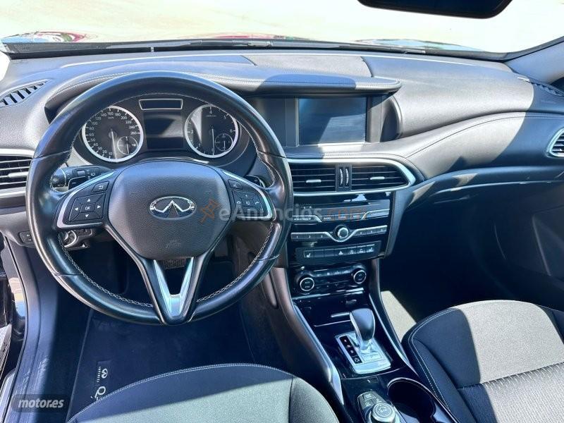 Infiniti QX30 220CDI de 2017 con 180.000 Km por 17.100 EUR. en Almeria