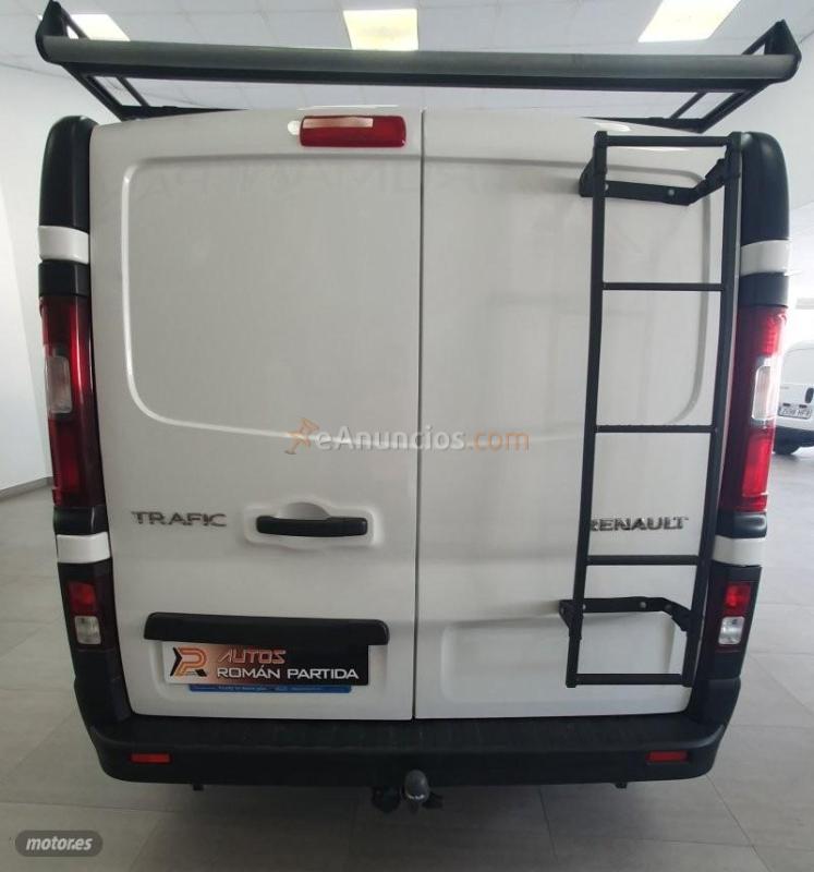 Renault Trafic TRAFIC III FURGON 2.0 de 2022 con 179.391 Km por 17.500 EUR. en Sevilla
