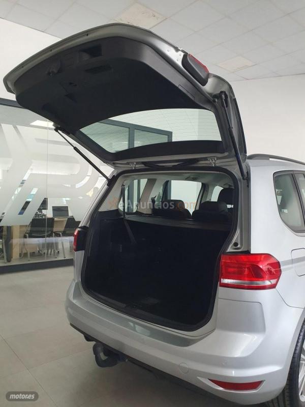 Volkswagen Touran TOURAN TDI de 2020 con 149.080 Km por 23.900 EUR. en Sevilla