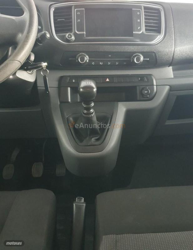 Opel Vivaro VIVARO C 1.5 de 2021 con 191.907 Km por 18.900 EUR. en Sevilla