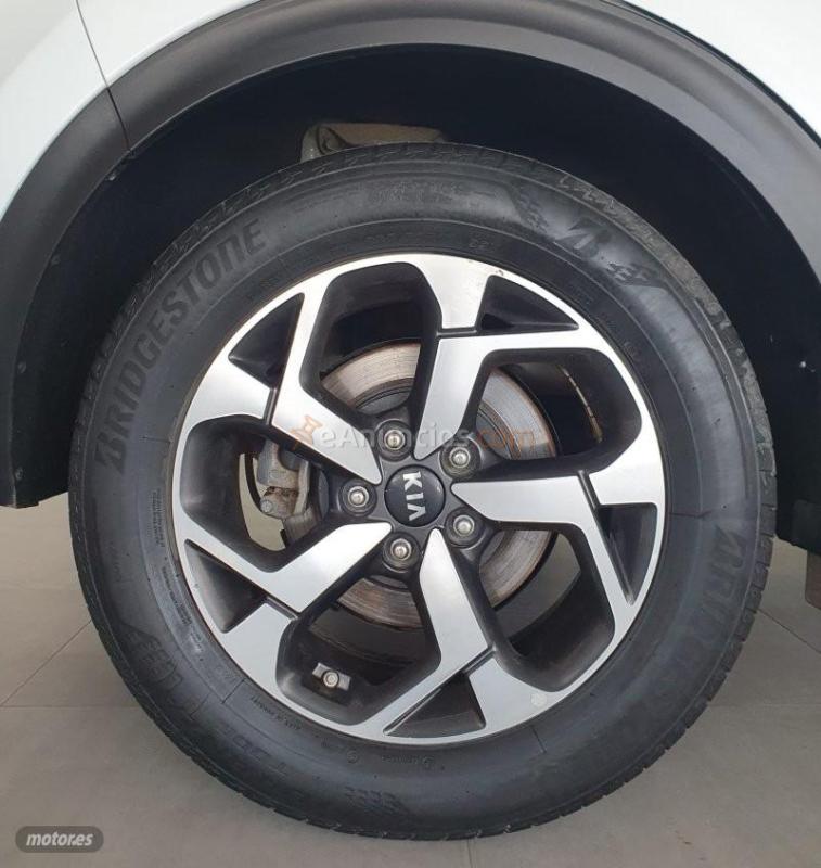 Kia Sportage SPORTAGE HYBRID de 2020 con 135.595 Km por 18.900 EUR. en Sevilla