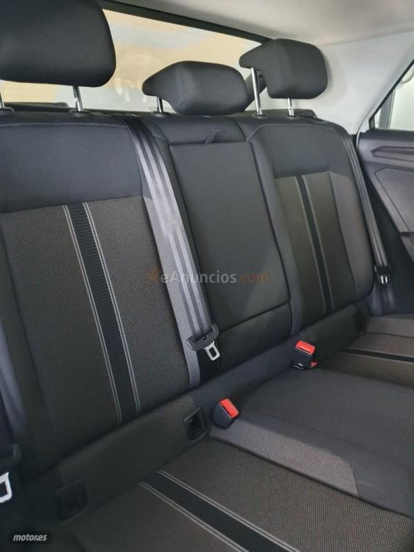 Volkswagen T-Roc T-ROC TSI de 2019 con 119.477 Km por 17.900 EUR. en Sevilla