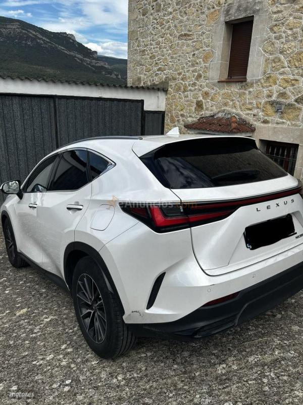 Lexus NX 350h Executive 2wd de 2022 con 81.454 Km por 45.000 EUR. en Vizcaya