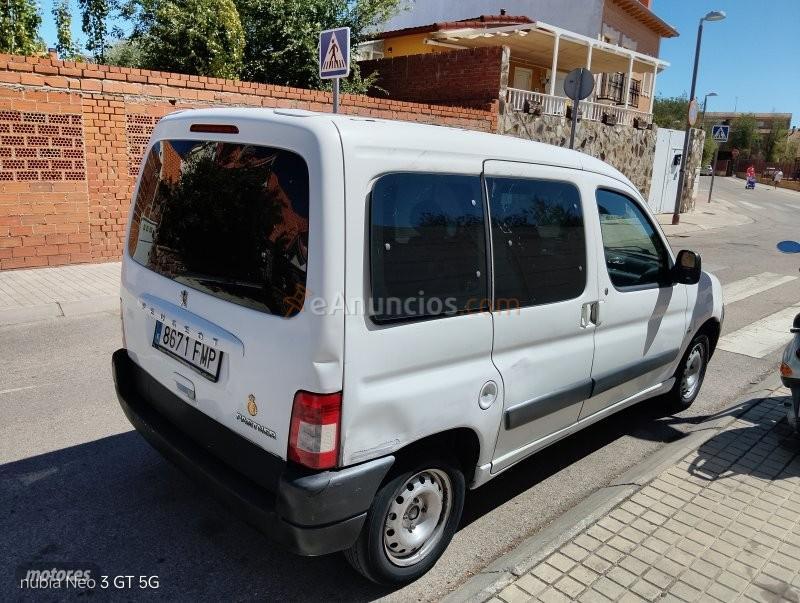 Peugeot Partner Combi space de 2007 con 384.200 Km por 2.000 EUR. en Madrid