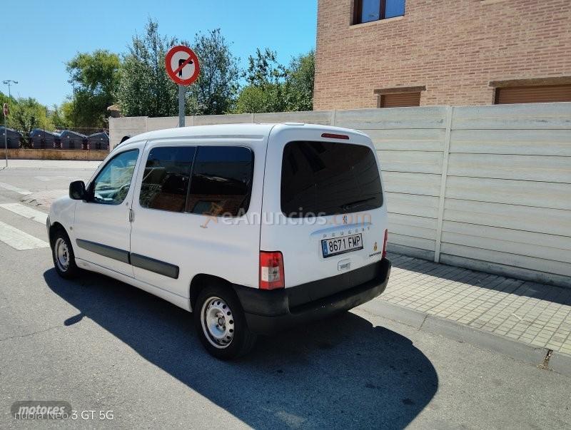 Peugeot Partner Combi space de 2007 con 384.200 Km por 2.000 EUR. en Madrid