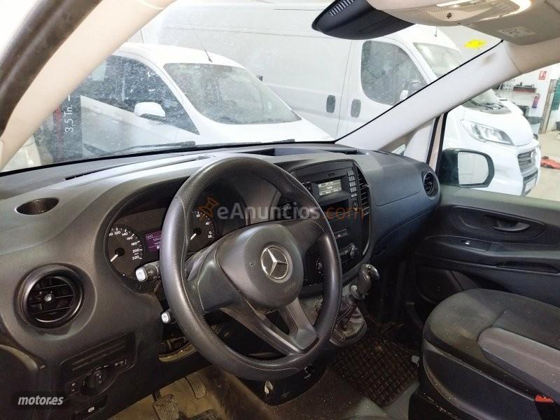 Mercedes Vito Larga Furgon taller 114 Cdi 136 cv de 2018 con 229.970 Km por 16.990 EUR. en Sevilla