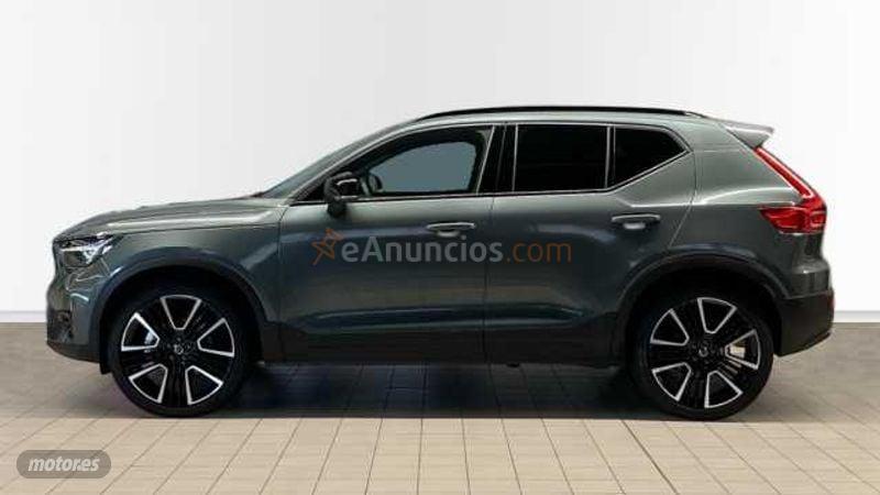 Volvo XC40 2.0 B3 PLUS DARK AUTO 163 CV de 2025 con 8.311 Km por 39.900 EUR. en A Coruna