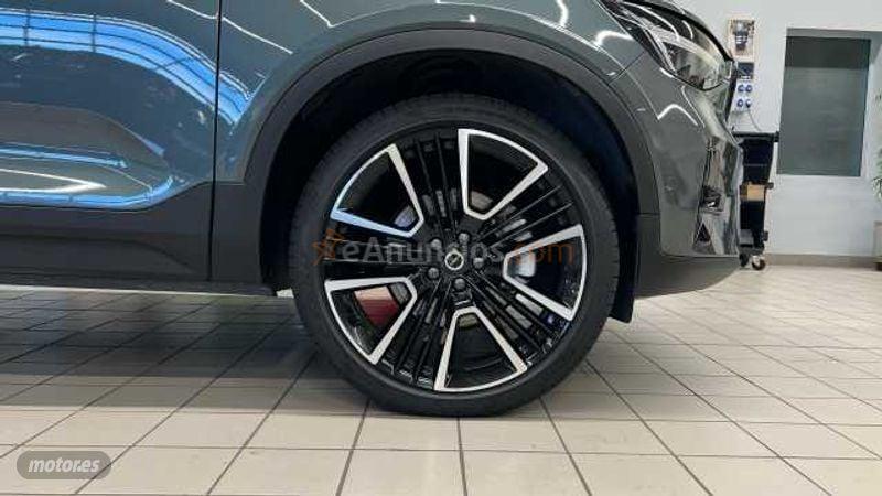 Volvo XC40 2.0 B3 PLUS DARK AUTO 163 CV de 2025 con 8.311 Km por 39.900 EUR. en A Coruna