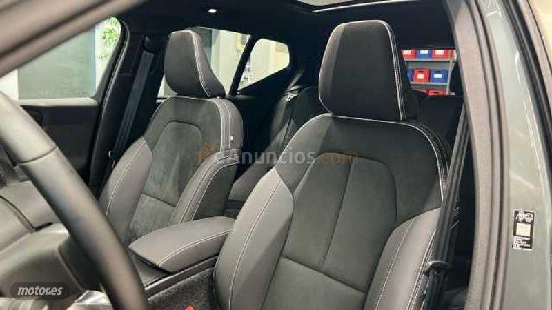 Volvo XC40 2.0 B3 PLUS DARK AUTO 163 CV de 2025 con 8.311 Km por 39.900 EUR. en A Coruna