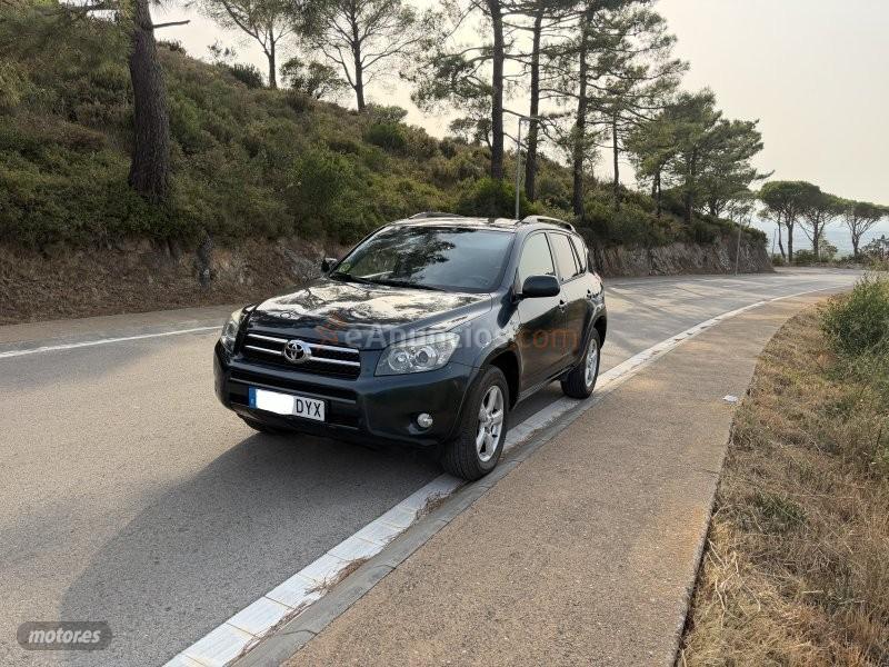 Toyota RAV 4 2.2 PREMIUM de 2006 con 305.135 Km por 6.150 EUR. en Girona