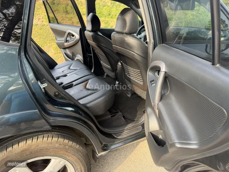 Toyota RAV 4 2.2 PREMIUM de 2006 con 305.135 Km por 6.150 EUR. en Girona